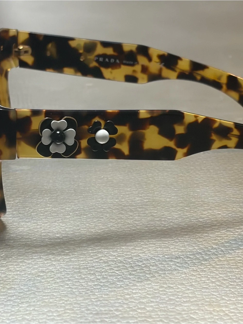 PRADA SPR 25P FLORAL APPLIQUE SUNGLASSES TORTOISE AUTHENTIC W/ BOX & POUCH